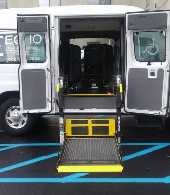 Wheelchair accessible full van provided with lift